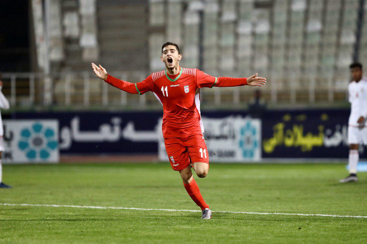 آریا برزگر